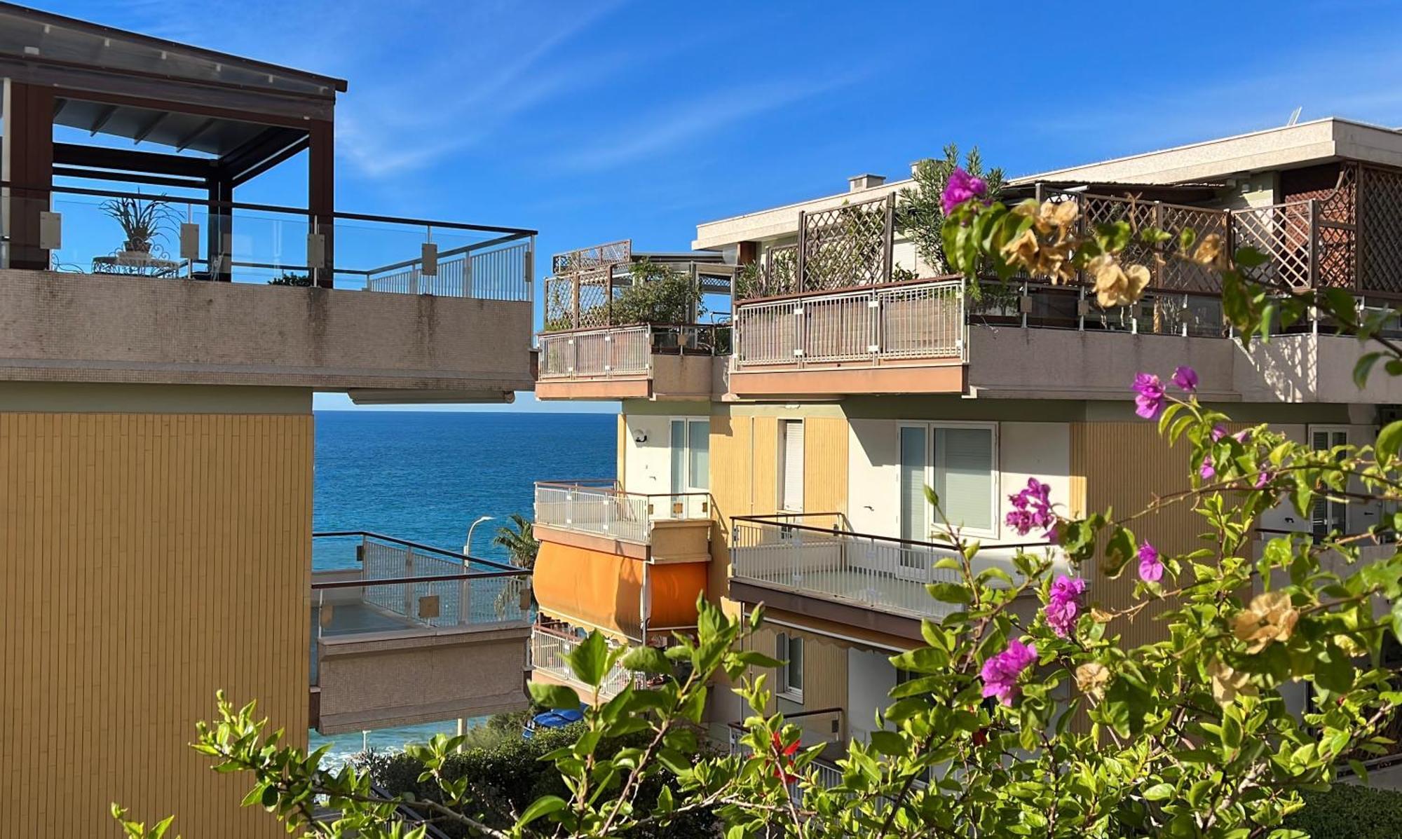 Tre Ponti Beach Apartment - Terrazzo Vista Mare 산레모 외부 사진